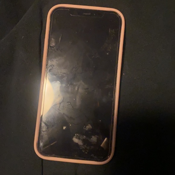 iPhone 12 - Picture 2 of 5